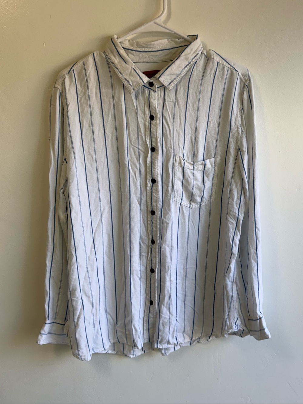 Jach’s Girlfriend White Blue Striped Button Down Collared Shirt size Large